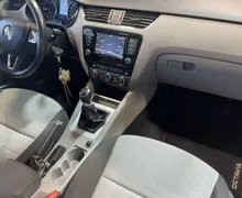 Zunanja slika - Škoda Octavia - VELIK SERVIS-NAVIGACIJA-TEMPOMAT-PDC-ALU-AVT.KLIMA - 10 - Predogledna slika