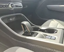 Notranja slika - Volvo XC40 - B3 P Core Avt. - 20 - Predogledna slika