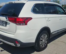 Zunanja slika - Mitsubishi Outlander - 4WD 2.2 DI-D 150ks °AUT.+F-1° °XENON° - 4 - Predogledna slika