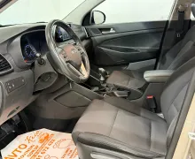 Notranja slika - Hyundai Tucson - 1.6 CRDi-129.000KM-SLO-TEMPOMAT-KAMERA-PDC-SERV KN - 9 - Predogledna slika