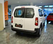 Zunanja slika - Peugeot Rifter - 1.5 BlueHDI 131KM NAVI-PDC-APP CONNECT-VELIKI SERV - 4 - Predogledna slika