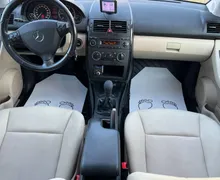 Notranja slika - Mercedes-Benz A-Razred - A 160 CDI Elegance-KLIMA-ALU-PDC-ODLIČEN - 7 - Predogledna slika