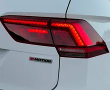Notranja slika - Volkswagen Tiguan - 2.0 TDI-4X4-DSG-176KW-2X R LINE-VIRTUAL-FUL LED- - 9 - Predogledna slika