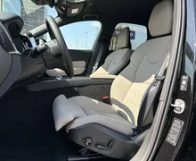 Notranja slika - Volvo XC60 - B5 P AWD Plus Dark Avt - 10 - Predogledna slika