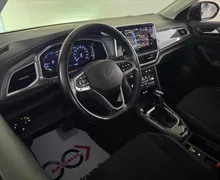 Notranja slika - Volkswagen T-Roc - 2.0 TDI Style DSG - IQ Light.virtual.kamera.asist - 9 - Predogledna slika