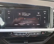 Notranja slika - Opel Grandland - 1.2 TURBO 96KW - LEPO OHRANJEN - POTRJENA SERVISNA - 19 - Predogledna slika