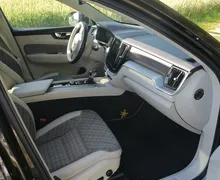 Notranja slika - Volvo XC60 - Volvo  D4 Business Avt., PANO., H/K., kljuka - 6 - Predogledna slika