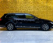 Notranja slika - Volkswagen Passat Variant - 2.0 TDI AUT. HIGHLINE-GRETJE-ALCANTARA-NAVI-TEMP - 12 - Predogledna slika