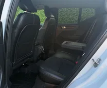 Notranja slika - Volvo XC40 - D3-AUT-145.000km-VIRTUAL-LIZING ZA TUJCE-FUL LED - 10 - Predogledna slika