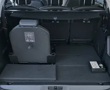 Zunanja slika - Peugeot 5008 - 2.0HDI EAT8 Allure FULLED•BLIS•7-SED•KEYLES•KAMER• - 8 - Predogledna slika