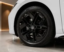 Zunanja slika - Volkswagen Passat - R-Line SLO.DSG.MAX OPREMA. PANORAMA. MASAŽA - 5 - Predogledna slika