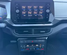 Notranja slika - Volkswagen T-Cross - 1.0 TSI BMT 4All DSG-SLO-ACC-Mrtvi kot-PDC-Kamera. - 9 - Predogledna slika