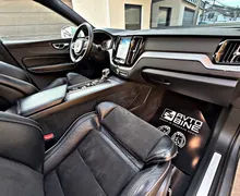 Notranja slika - Volvo XC60 - D4 AWD R-Design Avt.-PANO-VIRTUAL-19ALU-KOT NOV... - 9 - Predogledna slika