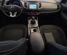 Notranja slika - KIA Sportage - 2WD 1.7 CRDi Brez pologa do 7 let-Slov.poreklo - 8 - Predogledna slika