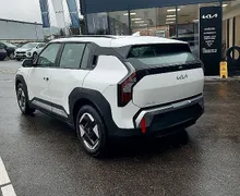 Zunanja slika - KIA EV3 - STAR 58.3 kWh baterija.doseg do 436km - 4 - Predogledna slika