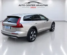 Zunanja slika - Volvo V60 Cross Country - B4D AWD od 1 lastnika 1 letna garancija odličen - 5 - Predogledna slika