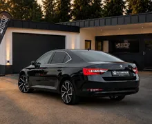 Notranja slika - Škoda Superb - 2.0 TDI DSG•LIMO•ACC•NAVI•KAMERA•KLJUKA•ATRAKTIVEN - 8 - Predogledna slika