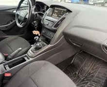 Notranja slika - Ford Focus - Karavan 1.6 TDCi Titanium - 11 - Predogledna slika