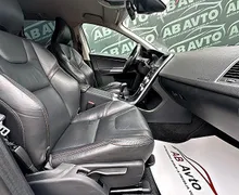 Zunanja slika - Volvo XC60 - D4 R-Design Momentum+133KW+ALU+XENON+USNJE+UGODNO - 10 - Predogledna slika