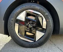 Notranja slika - KIA EV3 - Star 58.3 kWh baterija - 9 - Predogledna slika