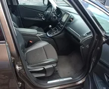 Notranja slika - Renault Scénic - Grand  dCi 130 Energy Edition One - 9 - Predogledna slika