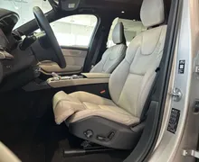 Notranja slika - Volvo XC90 - T8 AWD Ultra Dark 7s 3 leta garancije + 3 servisi. - 8 - Predogledna slika