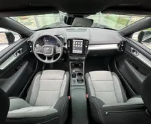 Notranja slika - Volvo XC40 - B3 P Core AT DCT 3 leta garancije + 3 servisi - 20 - Predogledna slika