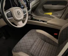 Notranja slika - Volvo XC60 - Volvo  D4 Business Avt., PANO., H/K., kljuka - 9 - Predogledna slika