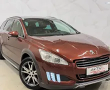 Zunanja slika - Peugeot 508 - RXH Hybrid4 2.0 HDi-4X4-BI-XENON-NAVI-PDC-F1-TEMPO - 2 - Predogledna slika