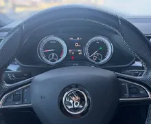 Notranja slika - Škoda Superb - Combi 2.0 TDI Sportline DSG - 8 - Predogledna slika