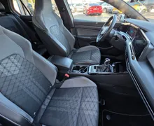 Zunanja slika - Volkswagen Golf - 1.5 TSI R-LINE LED-PANORAMA-ALU19-VIRTUAL-RADAR - 11 - Predogledna slika