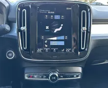 Notranja slika - Volvo XC40 - T3 Momentum Pro Avt. - 19 - Predogledna slika