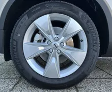 Notranja slika - Volvo XC40 - B3 P Core AT DCT 3 leta garancije + 3 servisi... - 9 - Predogledna slika