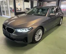 Zunanja slika - BMW Serija 5 - 530d xDrive Touring Avt. LED.NAVI.KAMERA.OGR.SEDEŽ - 1 - Predogledna slika