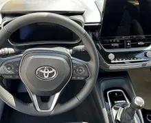 Zunanja slika - Toyota Corolla - SD MY24 1.5 VVT-iW 4D M T6 LUNA - 13 - Predogledna slika
