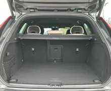 Notranja slika - Volvo XC60 - B5  P  AWD Plus Dark 3 leta garancije + 3 servisi - 12 - Predogledna slika