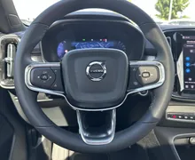 Notranja slika - Volvo XC40 - B4P Ultra Black Edition Avt. - 14 - Predogledna slika