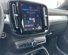 Notranja slika - Volvo XC40 - B3 P Core Avt - 18 - Predogledna slika