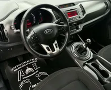 Notranja slika - KIA Sportage - 1.7 DIZEL-LIZING ZA TUJCE-TEMPOMAT-PDC- - 8 - Predogledna slika