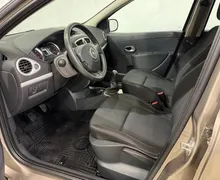 Notranja slika - Renault Clio - Grandtour 1.5 dCi-TEMPOMAT-KLIMA-TRAJNIK - 9 - Predogledna slika