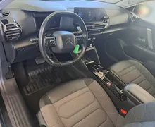 Notranja slika - Citroën C4 - 1.2 PureTech 130 Avt.-1 LASTNIK-FULL LED-ODLIČEN - 10 - Predogledna slika