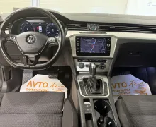 Notranja slika - VW Passat Variant - 2.0 TDI-DSG-VIRTUAL-FULL LED-KAMERA-RADAR TEM-NA.. - 10 - Predogledna slika