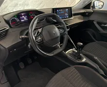 Notranja slika - Peugeot 2008 - 1.2 PureTech - Slovensko poreklo - 1.Lastnica - 8 - Predogledna slika