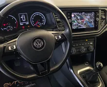 Notranja slika - Volkswagen T-Roc - 1.6 TDI BMT Style Dod.zimske gume na platiščih - 9 - Predogledna slika