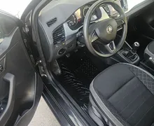 Zunanja slika - Škoda Fabia - 1.0 75ks °LED° °OGR.SEDEŽI° °2x PARK.SENZORJI° - 8 - Predogledna slika