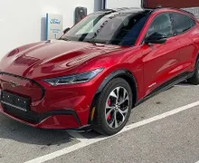 Zunanja slika - Ford Mustang Mach-e - PREMIUM 91kWh 216kW  - AKCIJSKA CENA - - 1 - Predogledna slika