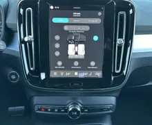 Notranja slika - Volvo XC40 - B3 P Core AT DCT 3 leta garancije + 3 servisi... - 18 - Predogledna slika