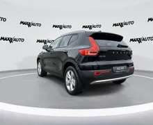 Notranja slika - Volvo XC40 - B3 P Core AT DCT 3 leta garancije + 3 servisi - 7 - Predogledna slika