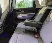 Zunanja slika - Hongqi HS3 - 2.0T 4WD Avt. MODRO-BELA NOTRANJOST - 8 - Predogledna slika