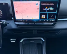 Notranja slika - Volkswagen T-Roc - 1.5 eTSI R-Line DSG-SLO-IQ Light-Vlečna kljuka.... - 9 - Predogledna slika